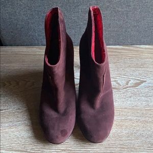 Sigerson Morrison Vero Cuoio bootie, red lined